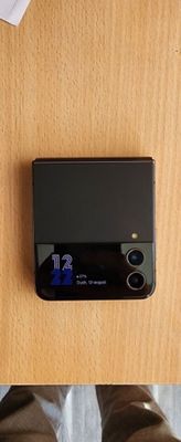 Samsung z flip3 ideal