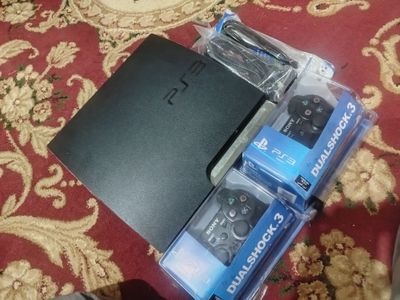 Sony Playstation 3 slim.