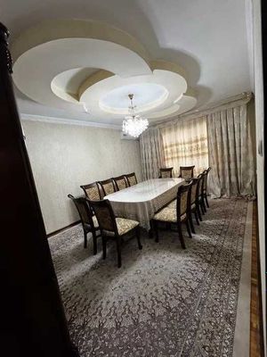 Квартира продаётся центр Госпитальный базар 4ком 3 этаж 95м2