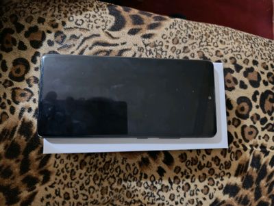 samsung a71 hotira 128/8 aybi umuman yo
