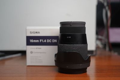 Обьектив для sony: sigma 16 mm f1.4 DC in