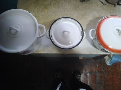 Продаю кастрюли разные