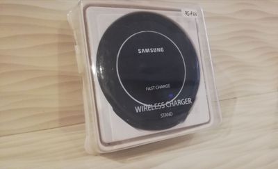 Продаётся сетовая зарядка Samsung