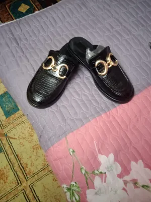 Продам женские тапочки