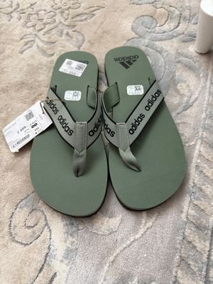 Продаются новые мужские сланцы adidas