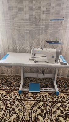 срочно продам швейную машинку jack f3