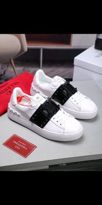 Красовки Valentino