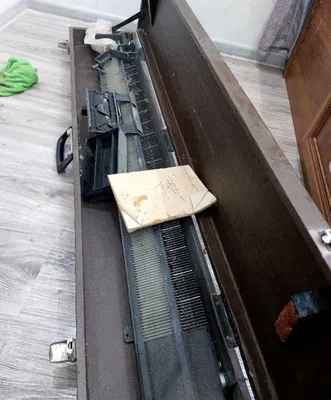 Продажа вязальнлй машинки Неваа-2