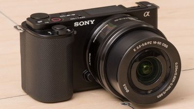 SONY ZV-E10 ideal yangidek.+ Bonus 90$lik. Как новый. + каробка докум