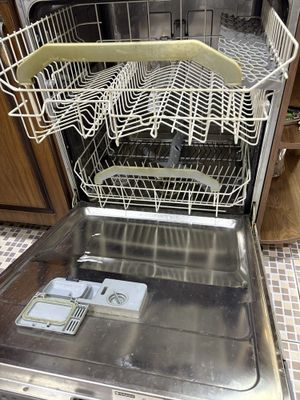 Посудамойка Ariston.