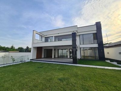 Дом, Участок 16-соток М.Улугбек, Центр Луначарского 1300м2 ЕВРОРЕМОНТ