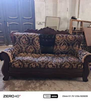 Divan kreslo sotiladi