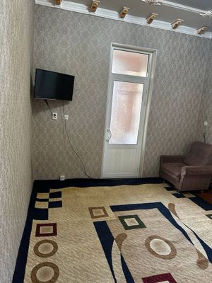 Аренда, Паркентский, 2/2/2, чистая, семейным, по договору