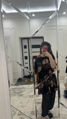 2 marta kiyilgan kiyim