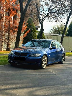 BMW e90 325 xi 18000$
