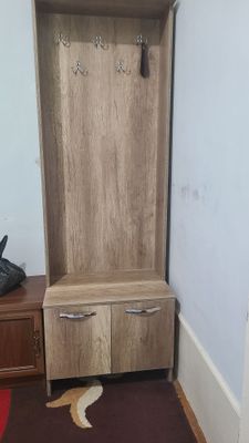 Прихожка сотилади срочно