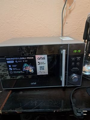 Срочно продаётся микроволновая печь Artel