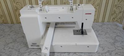 Продается вышивальная машинка Janome 550e