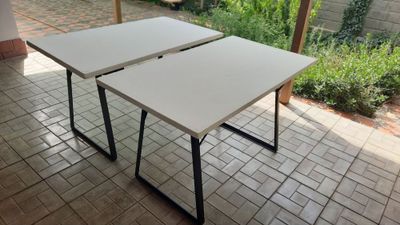 Продаётся стол в хорошем состояние