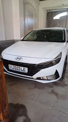 Hyundai Elantra Lyuk bor probegi halol 13.000 km 2021 yil holati ideal
