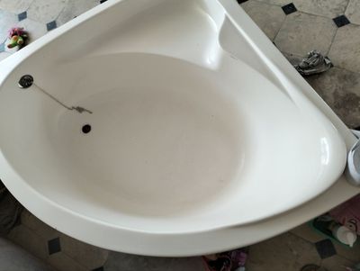 Vanna B/U si holati alo narxi 1 man yana kelishiladi.telraqam pastda