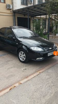 Lacetti чёрный с люком. 2024 год июн с автосалона куплено