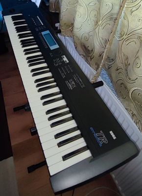 Korg Triton studio 76 key