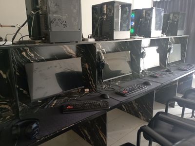 Game klub sotiladi tayyor ishlab turgan joy 11 dona kompyuter