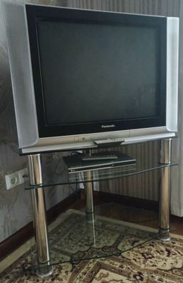 Продается комплект. TV, DVD, подставка