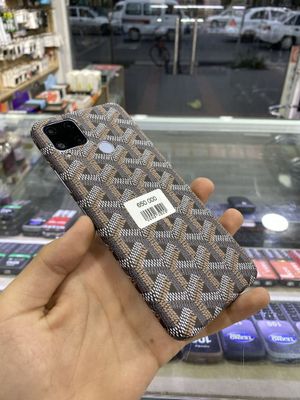 Realme C15.