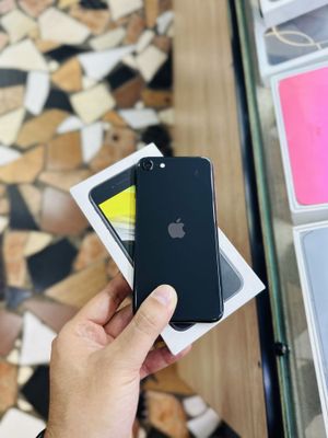 iPhone se 2020 xolati yaxwi
