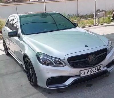 Mersedes benz 212 amg mator 6.3 full xolati zor ishi yoq urilmagan