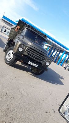 Zil 130 sotiladi