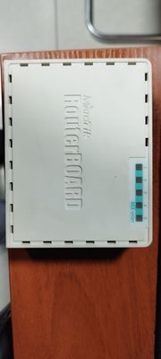 Продам Маршрутизатор Mikrotik, hEX RB750Gr3, 4 порта Ethernet