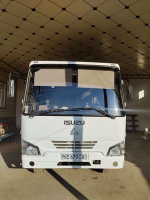 Avtobus Isuzu ideal