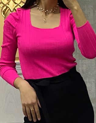 Розовая кофточка