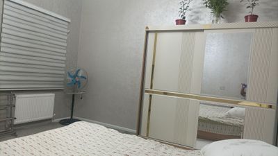 Спалня гарнитур сотилади Комплект: шкаф (катта), кровать (2 киши),