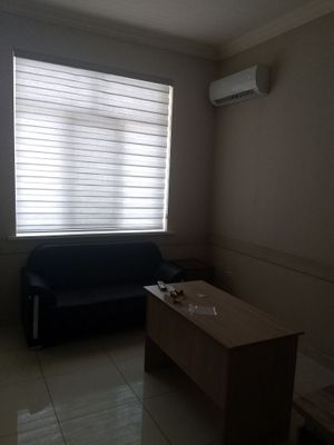 Метро Беруни 30м²-20м² 1этаж с мебелью и без. парковка Юр адреса