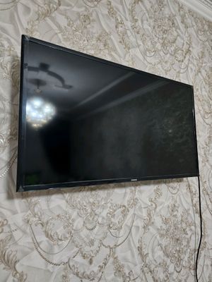 Телевизор,самсунг 43 дюйма