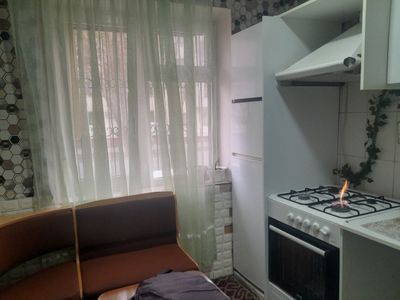 Ватни. Бурж аптекасини орасида 1 хонали квартира ижарага берилади