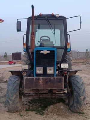 Mtz 80 traktor sotiladi