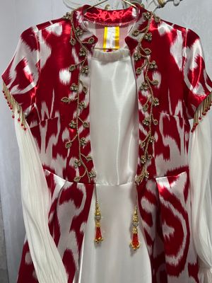 Ansanbl qizla faqat bir martagina kiyilgan
