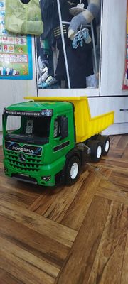 Продаётся большой грузовик.новый не игранный