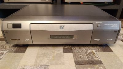 Видеомагнитофон Panasonic AG DV-2700