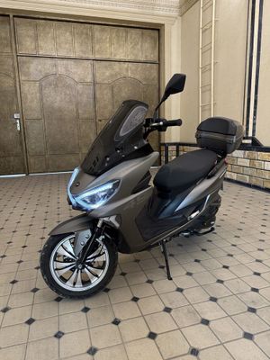 GST GTIGER scooter
