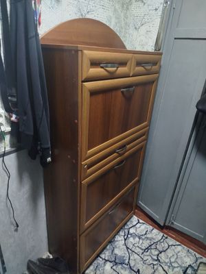 Продается шкаф для обуви