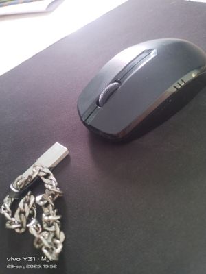 Meshka v fleshka va notebook zaryadkasi