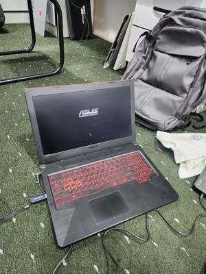 Asus tuf gaming 16/512. Gtx 1050 4gb video karta.