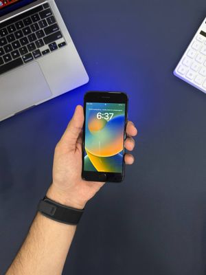 iPhone 8