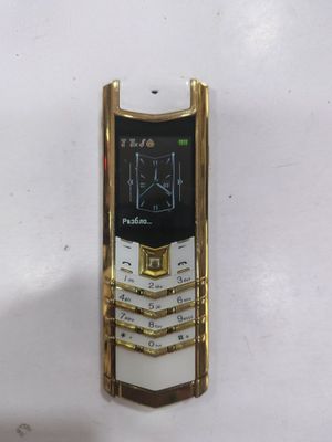 Vertu telefon sotladi